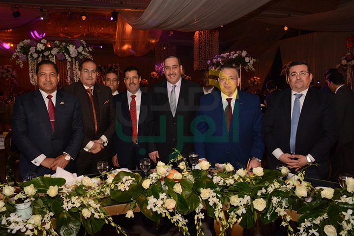 بالصور.. كبار رجال السياسة ونجوم الفن في زفاف عبد الله وساندي بالصور.. كبار رجال السياسة ونجوم الفن في زفاف عبد الله وساندي