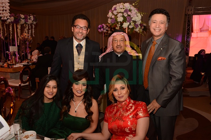 بالصور.. كبار رجال السياسة ونجوم الفن في زفاف عبد الله وساندي بالصور.. كبار رجال السياسة ونجوم الفن في زفاف عبد الله وساندي