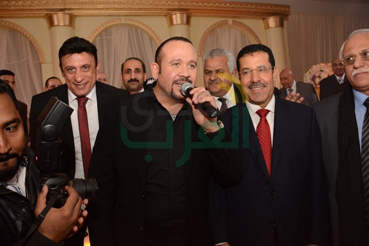 بالصور.. كبار رجال السياسة ونجوم الفن في زفاف عبد الله وساندي بالصور.. كبار رجال السياسة ونجوم الفن في زفاف عبد الله وساندي