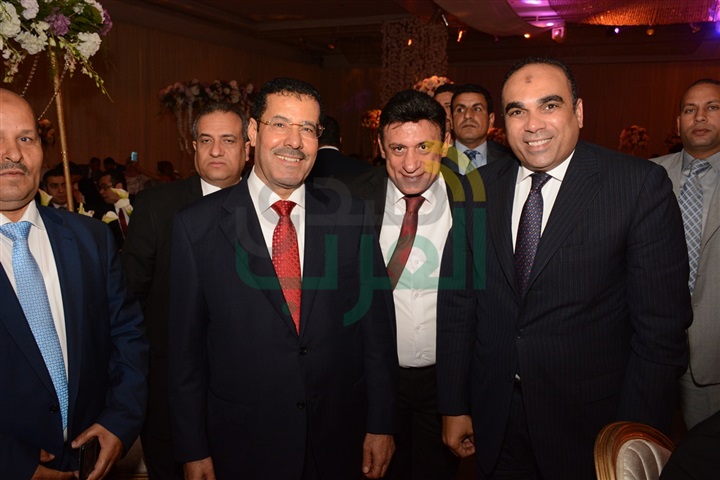 بالصور.. كبار رجال السياسة ونجوم الفن في زفاف عبد الله وساندي بالصور.. كبار رجال السياسة ونجوم الفن في زفاف عبد الله وساندي