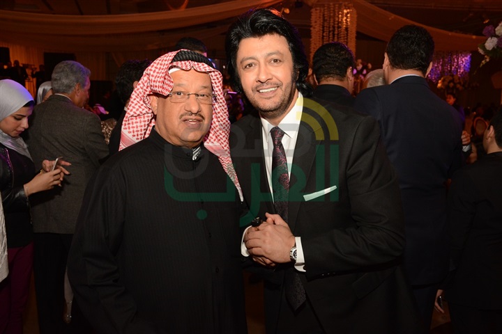 بالصور.. كبار رجال السياسة ونجوم الفن في زفاف عبد الله وساندي بالصور.. كبار رجال السياسة ونجوم الفن في زفاف عبد الله وساندي