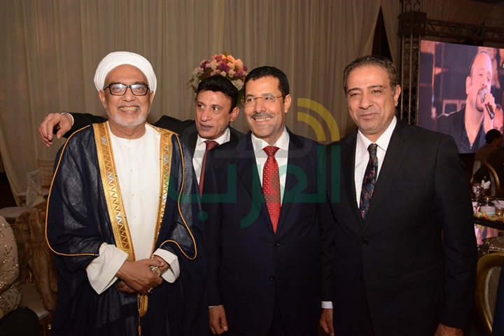 بالصور.. كبار رجال السياسة ونجوم الفن في زفاف عبد الله وساندي بالصور.. كبار رجال السياسة ونجوم الفن في زفاف عبد الله وساندي