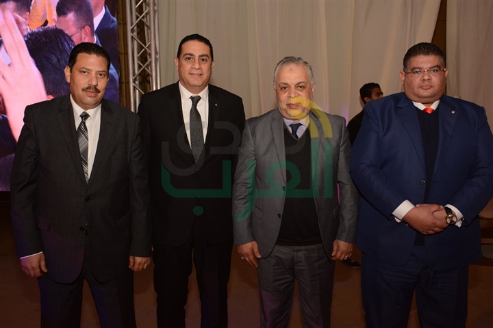 بالصور.. كبار رجال السياسة ونجوم الفن في زفاف عبد الله وساندي بالصور.. كبار رجال السياسة ونجوم الفن في زفاف عبد الله وساندي