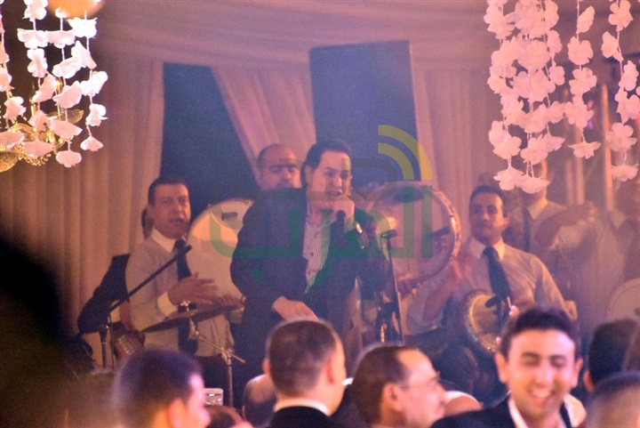 بالصور.. كبار رجال السياسة ونجوم الفن في زفاف عبد الله وساندي بالصور.. كبار رجال السياسة ونجوم الفن في زفاف عبد الله وساندي