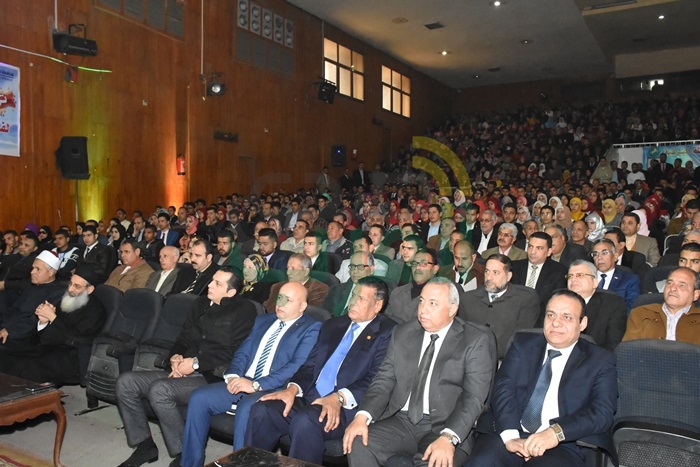 محافظ الشرقية يشارك فى أعمال الندوة التثقيفية لشباب منتدى الحوار الوطنى 