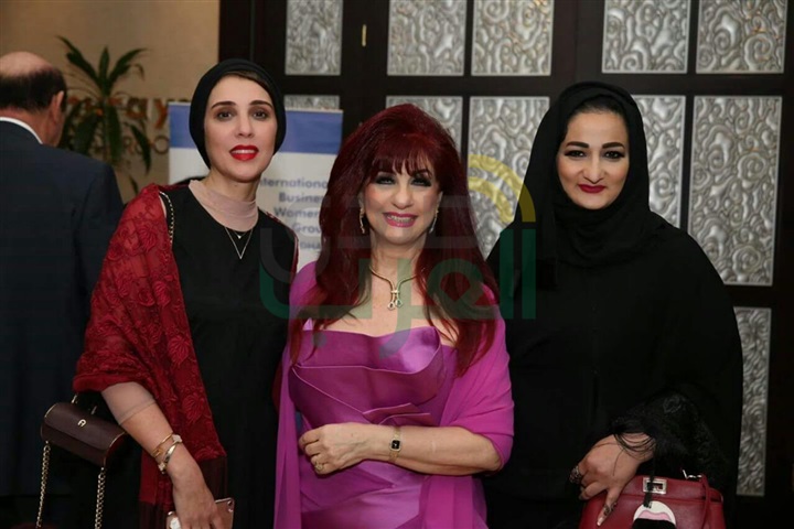 بالصور.. تكريم مصممة الأزياء العالمية «منى المنصورى» فى "روتانا أبوظبي" بالصور.. تكريم مصممة الأزياء العالمية «منى المنصورى» فى "روتانا أبوظبي"