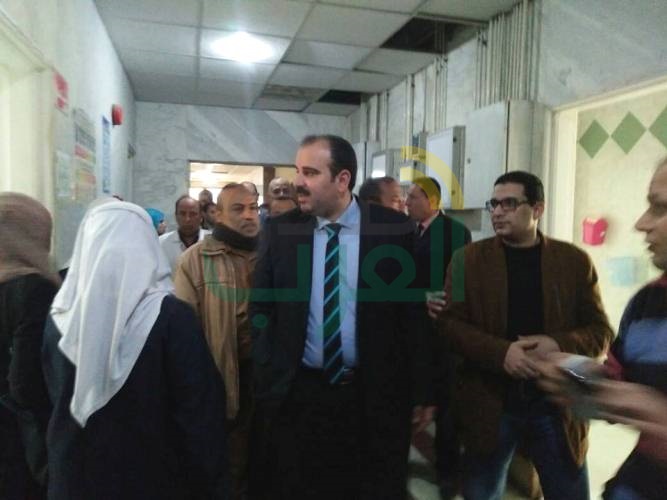 بالصور.. محافظ الشرقية يطمئن على الحالة الصحية للتلاميذ "المسموميين"