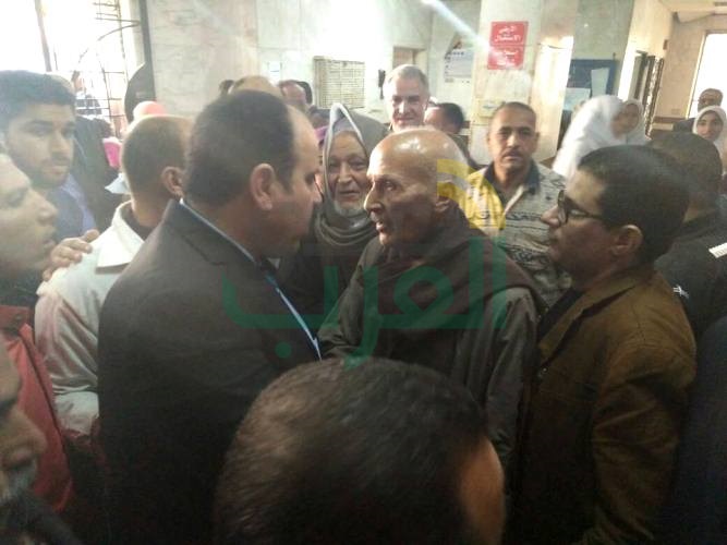 بالصور.. محافظ الشرقية يطمئن على الحالة الصحية للتلاميذ "المسموميين"