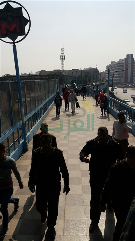بالصور.. حملة مرورية مكبرة على محطات مترو الأنفاق 