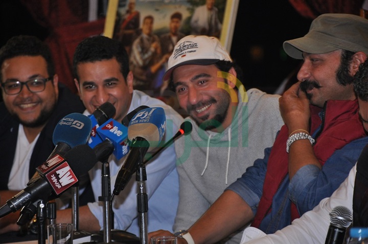 بالصور.. المؤتمر الصحفي لفيلم "عندما يقع الإنسان في مستنقع أفكاره فينتهي به الأمر إلى المهزله" بالصور.. المؤتمر الصحفي لفيلم "عندما يقع الإنسان في مستنقع أفكاره فينتهي به الأمر إلى المهزله"