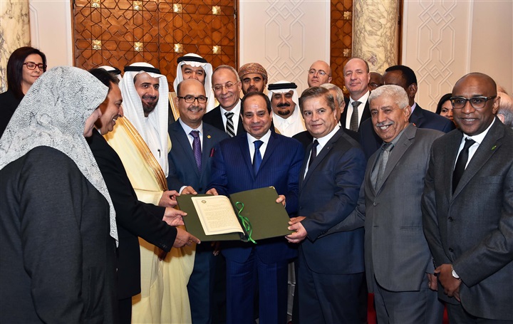 السيسي يستقبل وزراء الصحة العرب وممثلي المنظمات الإقليمية والدولية 