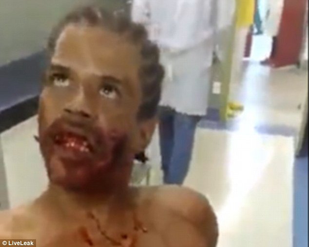 بالفيديو .. رجل برازيلي "أصابه مس شيطانى" و فقد السيطرة علي نفسه بالفيديو .. رجل برازيلي "أصابه مس شيطانى" و فقد السيطرة علي نفسه
