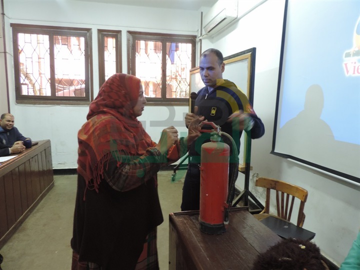بالصور.. "الحماية المدنية ودورها" ندوة بجامعة بنها