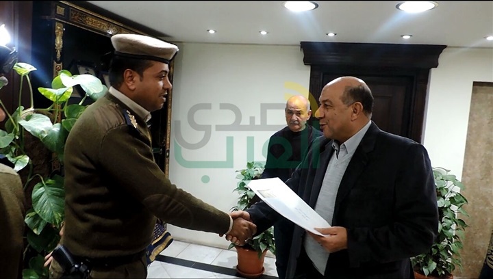 بالصور.. مدير أمن القليوبية يكرم ضابط لضبطه مسجل خطر