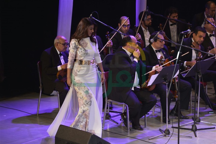 بالصور.. الفنانة ياسمين علي تبدع على مسرح الجمهورية بالصور.. الفنانة ياسمين علي تبدع على مسرح الجمهورية