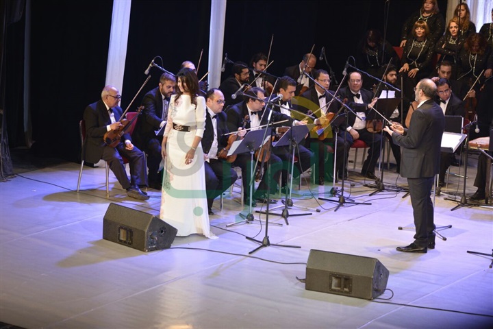 بالصور.. الفنانة ياسمين علي تبدع على مسرح الجمهورية بالصور.. الفنانة ياسمين علي تبدع على مسرح الجمهورية