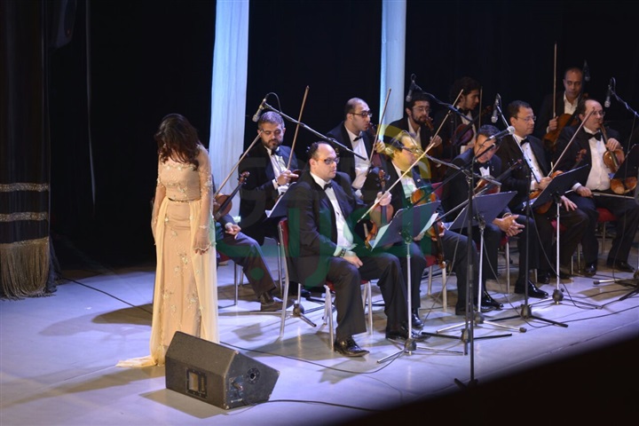 بالصور.. الفنانة ياسمين علي تبدع على مسرح الجمهورية بالصور.. الفنانة ياسمين علي تبدع على مسرح الجمهورية