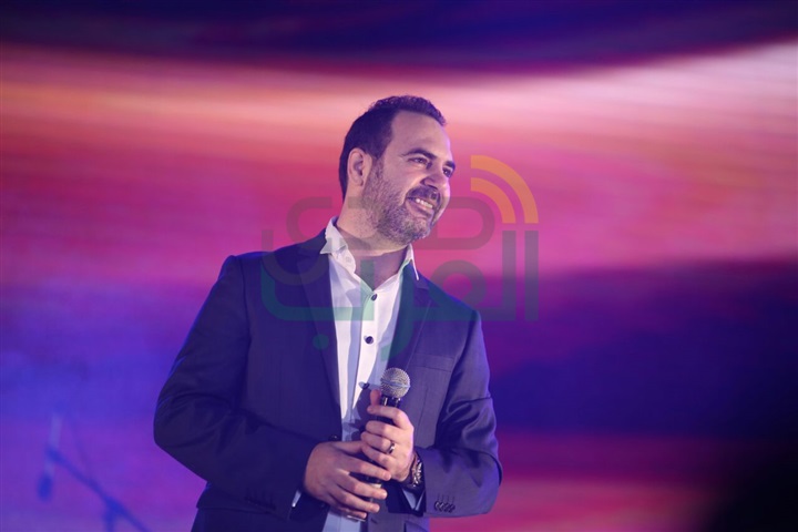 بالصور.. حماقي يتألق في حفل إستاد القاهرة ويلتقي بـ"جسار" في الكواليس بالصور.. حماقي يتألق في حفل إستاد القاهرة ويلتقي بـ"جسار" في الكواليس