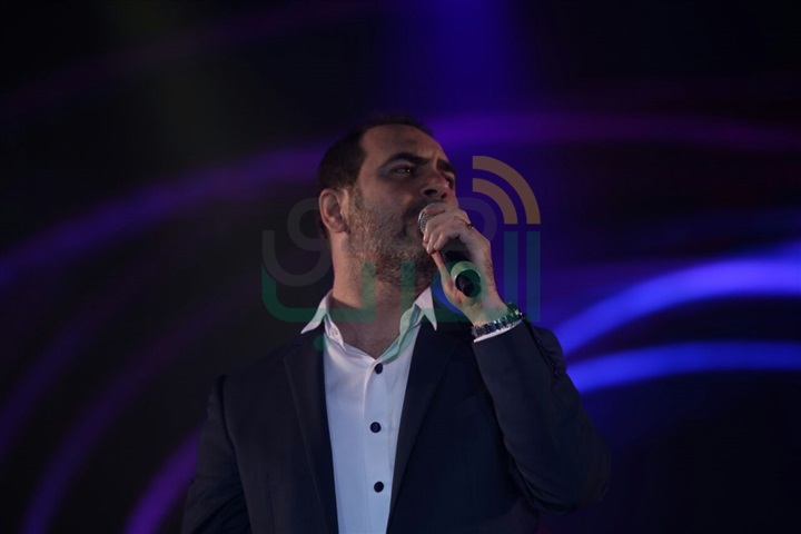 بالصور.. حماقي يتألق في حفل إستاد القاهرة ويلتقي بـ"جسار" في الكواليس بالصور.. حماقي يتألق في حفل إستاد القاهرة ويلتقي بـ"جسار" في الكواليس