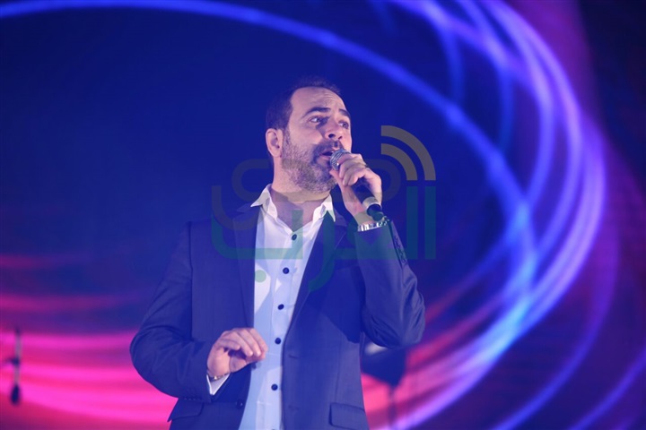 بالصور.. حماقي يتألق في حفل إستاد القاهرة ويلتقي بـ"جسار" في الكواليس بالصور.. حماقي يتألق في حفل إستاد القاهرة ويلتقي بـ"جسار" في الكواليس
