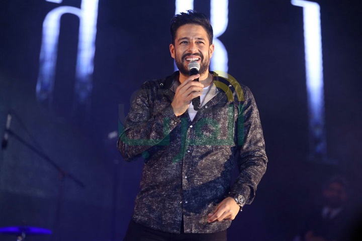 بالصور.. حماقي يتألق في حفل إستاد القاهرة ويلتقي بـ"جسار" في الكواليس بالصور.. حماقي يتألق في حفل إستاد القاهرة ويلتقي بـ"جسار" في الكواليس