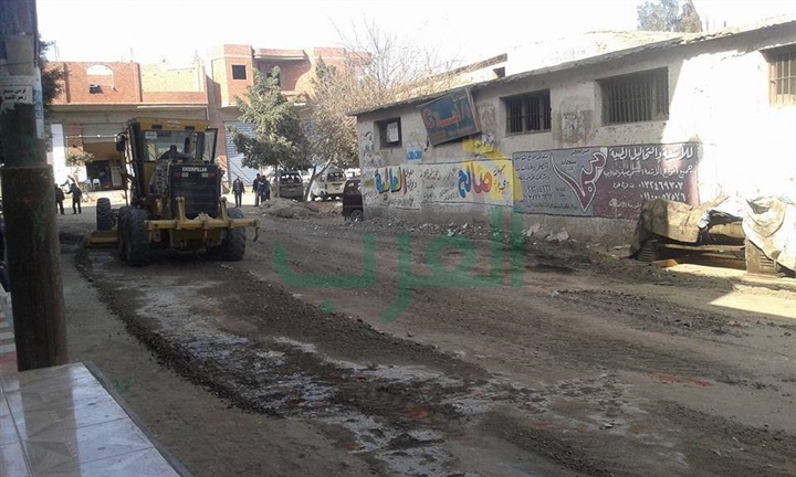 بالصور.. تنفيذ أعمال تمهيد وإنارة بمدينة طوخ