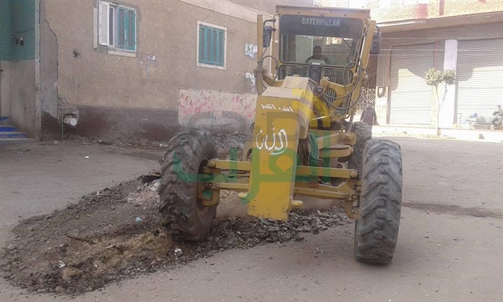 بالصور.. تنفيذ أعمال تمهيد وإنارة بمدينة طوخ