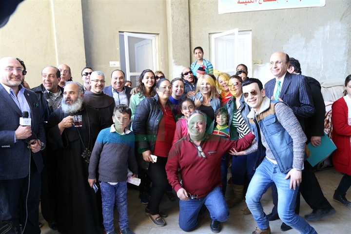 بالصور .. نجوم الفن في الإسماعلية لزيارة أقباط العريش بالصور .. نجوم الفن في الإسماعلية لزيارة أقباط العريش