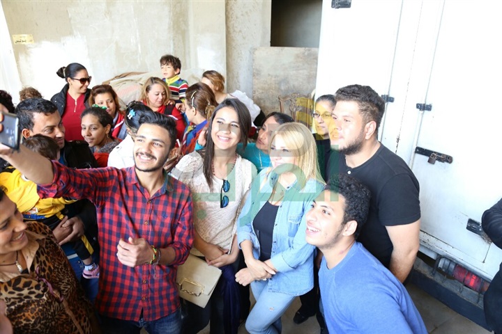 بالصور .. نجوم الفن في الإسماعلية لزيارة أقباط العريش بالصور .. نجوم الفن في الإسماعلية لزيارة أقباط العريش