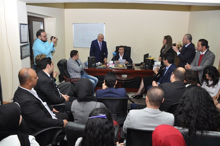بالصور .. احتفال ماهر عبد العزيز بالمذعين الجدد فى "نغم اف ام" بالصور .. احتفال ماهر عبد العزيز بالمذعين الجدد فى "نغم اف ام"