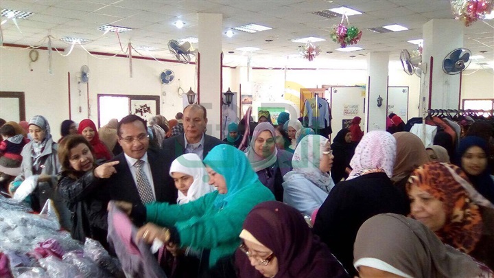 بالصور.. "روتارى جاردن سيتى" يفتتح المعرض الخيرى بجامعة القاهرة