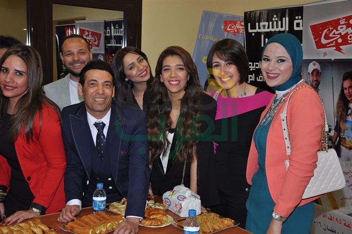 بالصور .. احتفال ماهر عبد العزيز بالمذعين الجدد فى "نغم اف ام" بالصور .. احتفال ماهر عبد العزيز بالمذعين الجدد فى "نغم اف ام"