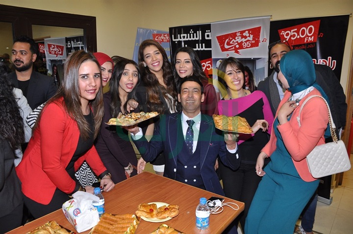 بالصور .. احتفال ماهر عبد العزيز بالمذعين الجدد فى "نغم اف ام" بالصور .. احتفال ماهر عبد العزيز بالمذعين الجدد فى "نغم اف ام"