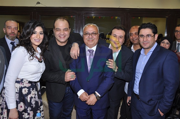 بالصور .. احتفال ماهر عبد العزيز بالمذعين الجدد فى "نغم اف ام" بالصور .. احتفال ماهر عبد العزيز بالمذعين الجدد فى "نغم اف ام"