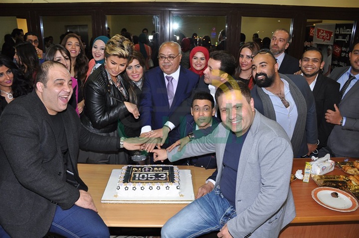 بالصور .. احتفال ماهر عبد العزيز بالمذعين الجدد فى "نغم اف ام" بالصور .. احتفال ماهر عبد العزيز بالمذعين الجدد فى "نغم اف ام"