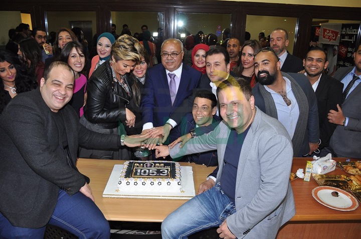 بالصور .. احتفال ماهر عبد العزيز بالمذعين الجدد فى "نغم اف ام" بالصور .. احتفال ماهر عبد العزيز بالمذعين الجدد فى "نغم اف ام"