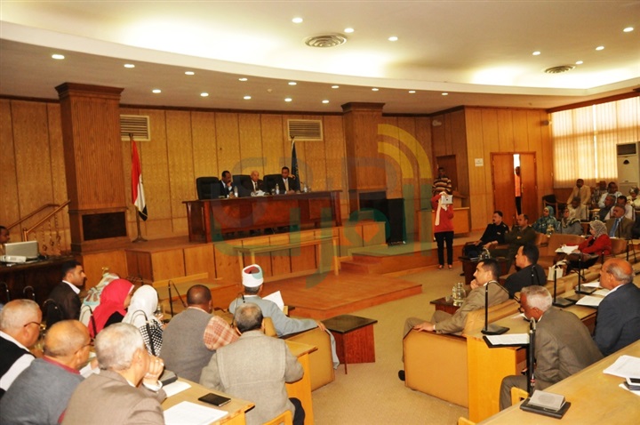 بالصور .. محافظ أسوان يترأس جلسة الإستماع التشاورية الثانية لمناقشة المخطط الإستراتيجى المقترح لأسوان 2052