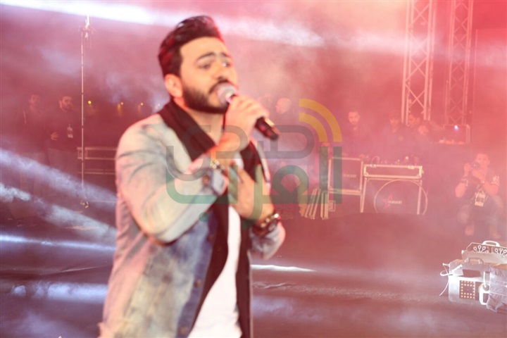 بالصور .. تامر حسني يشعل حفل الأهرام الكندية بالصور .. تامر حسني يشعل حفل الأهرام الكندية