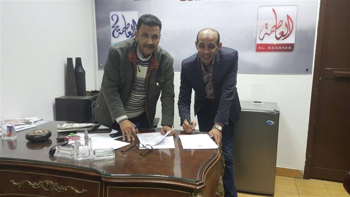 بالصور.. محمد موسى يوقع لـ"العاصمة" لتقديم "خط أحمر"