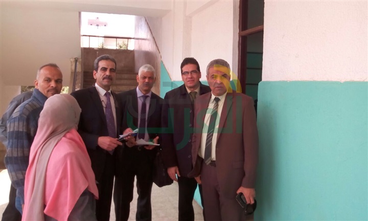 بالصور.. لجان متابعة تفاجئ مدارس شبرا الخيمة