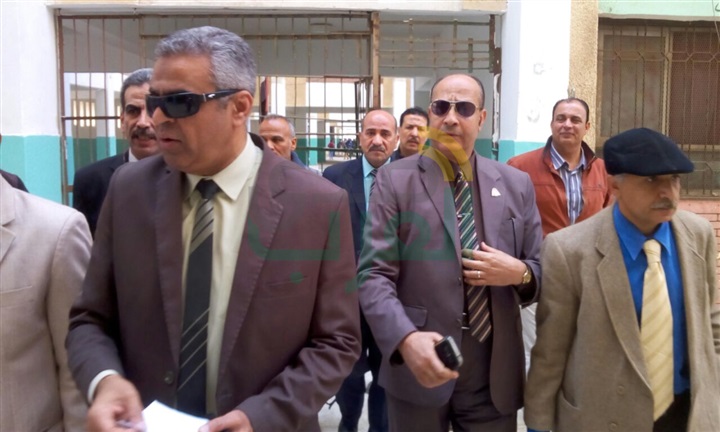 بالصور.. لجان متابعة تفاجئ مدارس شبرا الخيمة