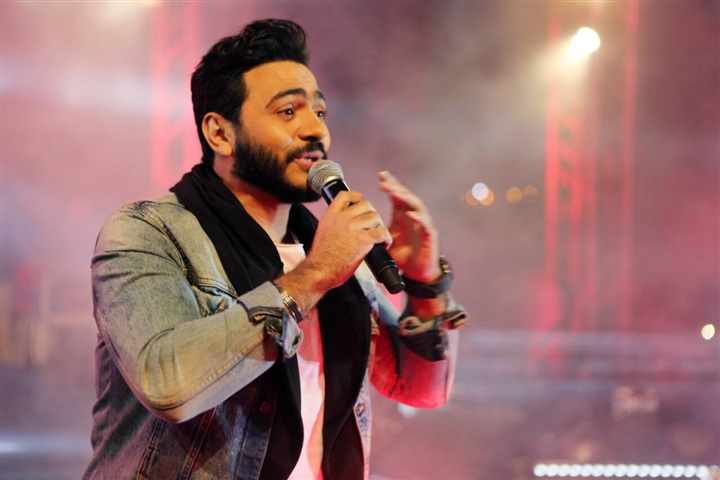 بالصور .. تامر حسني يشعل حفل الأهرام الكندية بالصور .. تامر حسني يشعل حفل الأهرام الكندية
