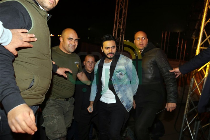 بالصور .. تامر حسني يشعل حفل الأهرام الكندية بالصور .. تامر حسني يشعل حفل الأهرام الكندية