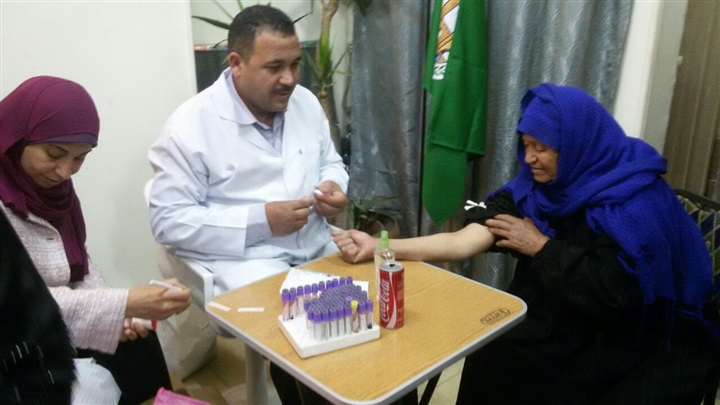 بالصور .. وفد قليوب ينظم قافلة طبية لجميع التخصصات