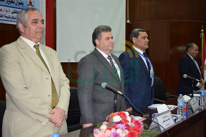"القاضي": أرفض سياسة العمل فى جزر منعزلة