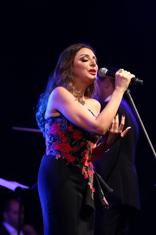 بالصور .. أنغام تحيي حفلا كبيرا على مسرح جرين بلازا بالاسكندرية بالصور .. أنغام تحيي حفلا كبيرا على مسرح جرين بلازا بالاسكندرية