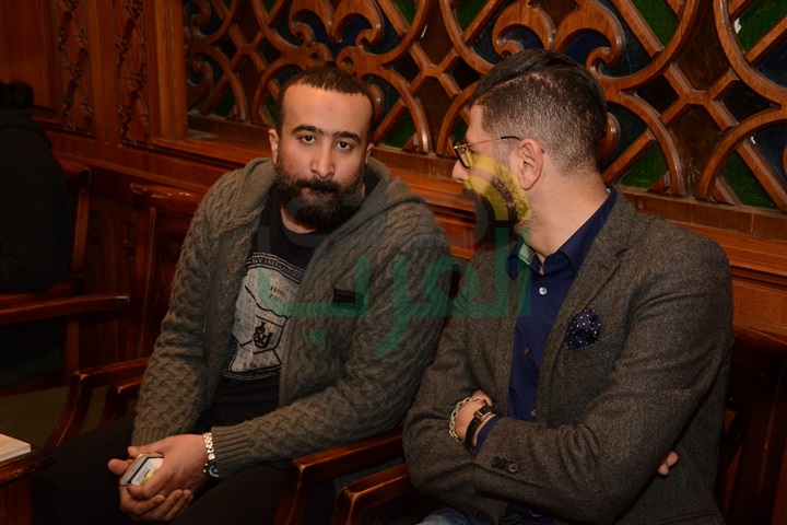  بالصور .. أنغام وعزيز الشافعى وهشام عباس ومحمد فؤاد فى عزاء والد أمير طعيمه 