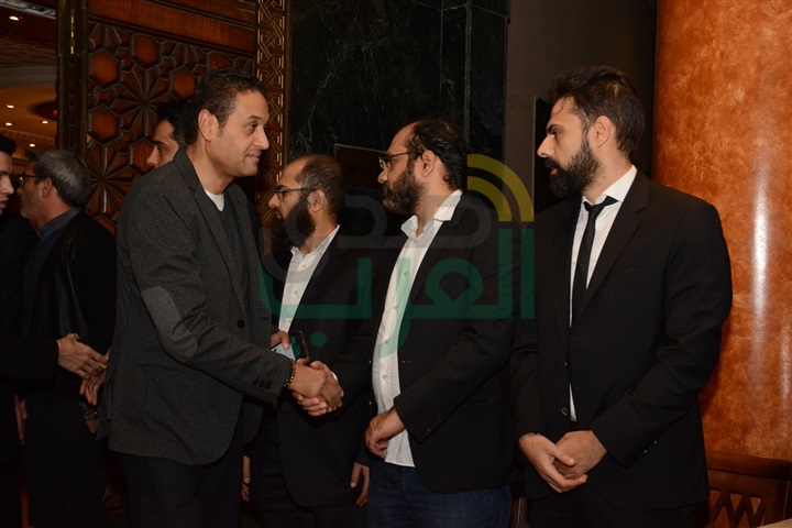  بالصور .. أنغام وعزيز الشافعى وهشام عباس ومحمد فؤاد فى عزاء والد أمير طعيمه 