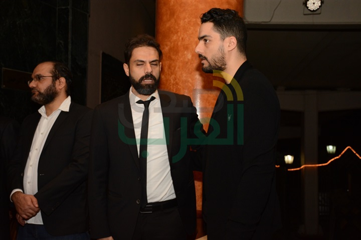 بالصور .. أنغام وعزيز الشافعى وهشام عباس ومحمد فؤاد فى عزاء والد أمير طعيمه 
