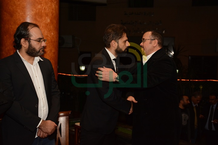  بالصور .. أنغام وعزيز الشافعى وهشام عباس ومحمد فؤاد فى عزاء والد أمير طعيمه 